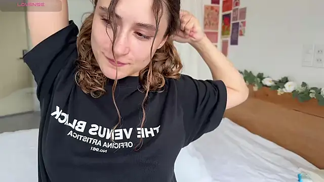 cutiemari online show from April 12, 2026, 4:50 am