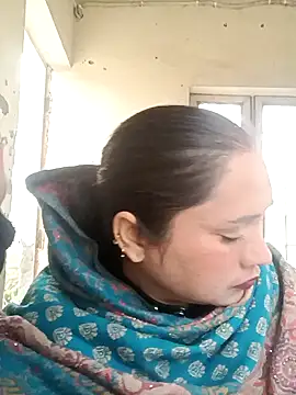 Snapshot of Cute-karisma1234 chatting on February 1, 2026, 1:48 am Cute-karisma1234 online show from February 1, 2026, 1:48 am