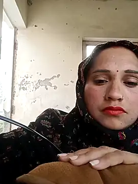 Snapshot of Cute-karisma1234 chatting on February 8, 2026, 1:53 am Cute-karisma1234 online show from February 8, 2026, 1:53 am