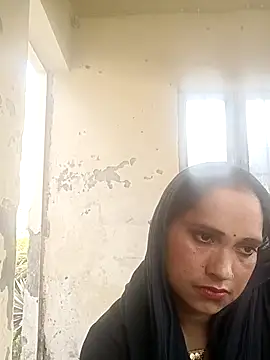 Snapshot of Cute-karisma1234 chatting on February 25, 2026, 9:30 am Cute-karisma1234 online show from February 25, 2026, 9:30 am