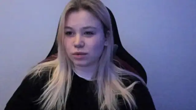 Snapshot of Lulu_Di chatting on February 2, 2026, 12:09 am Lulu Di online show from February 2, 2026, 12:09 am