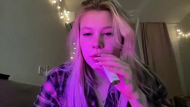 Lulu Di online show from March 29, 2026, 7:03 pm