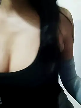 Snapshot of AngelTrisa chatting on February 5, 2026, 10:47 pm AngelTrisa online show from February 5, 2026, 10:47 pm