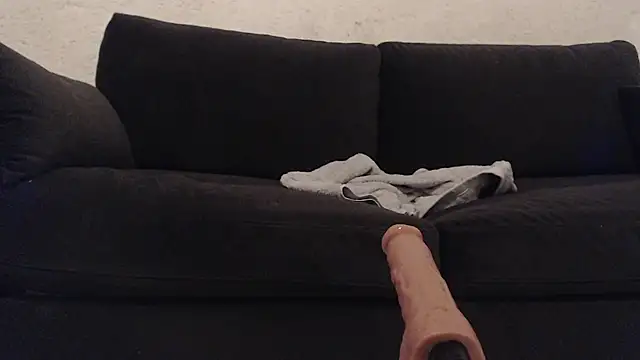 Julieibix online show from February 16, 2026, 1:51 pm