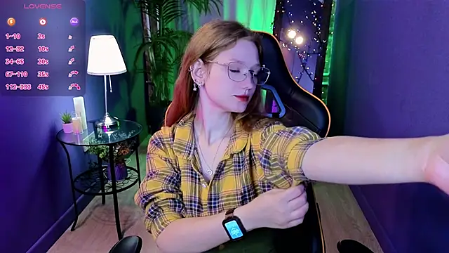 Snapshot of Your_lilith_ chatting on May 28, 2026, 6:00 am Your lilith online show from May 28, 2026, 6:00 am