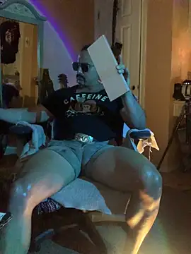 daddydonkey84 online show from April 15, 2026, 6:31 am