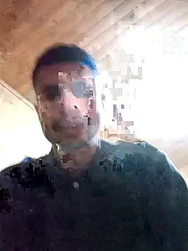 Tiagoow01 online show from May 18, 2026, 11:32 pm