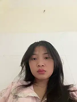 Snapshot of Lyn-be99 chatting on February 21, 2026, 2:12 am Lyn-be99 online show from February 21, 2026, 2:12 am