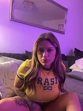 Snapshot of Nelly999 chatting on April 7, 2026, 10:42 pm Nelly999 online show from April 7, 2026, 10:42 pm