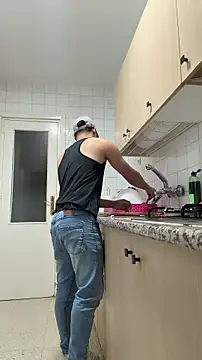 Massimo Fiore online show from February 3, 2026, 8:36 pm