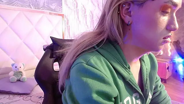 NOOAH TAY online show from February 9, 2026, 3:32 am