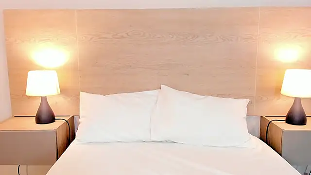 dolleyes10 online show from February 1, 2026, 3:05 am