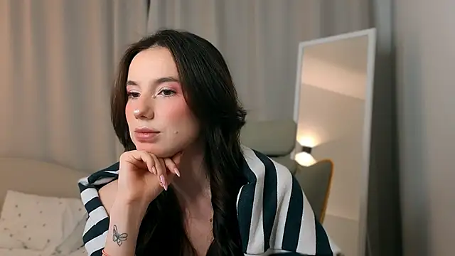 ssandralovin online show from March 20, 2026, 8:14 pm