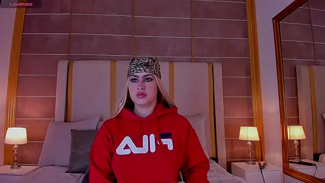 WenFox online show from March 13, 2026, 11:39 am