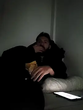 Snapshot of Erickpritz_xh chatting on February 1, 2026, 10:30 pm Erickpritz xh online show from February 1, 2026, 10:30 pm