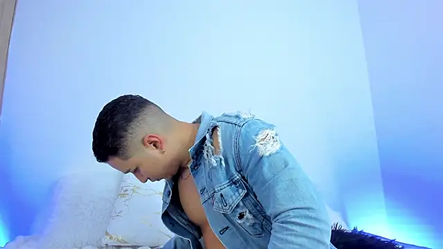 Axel nova online show from March 6, 2026, 2:13 pm