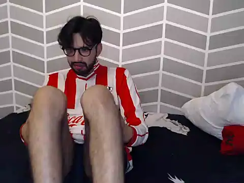 thomass1018 online show from June 25, 2026, 5:12 am