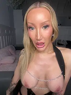 Allana29 online show from April 18, 2026, 7:51 pm