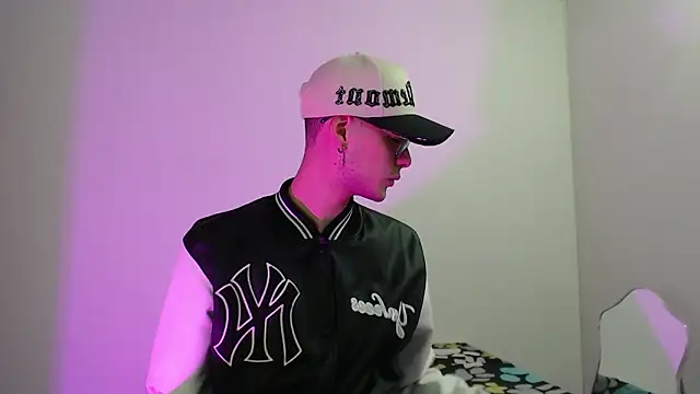 Snapshot of Vlad__night chatting on February 2, 2026, 5:28 am Vlad night online show from February 2, 2026, 5:28 am