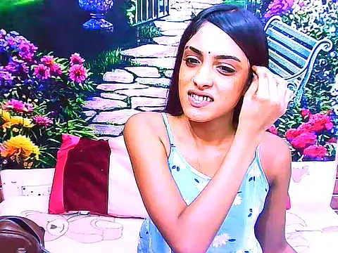 IndianPretty14u2Luv online show from April 15, 2026, 6:37 pm