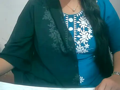 Cute Aliyaa online show from March 4, 2026, 8:42 am