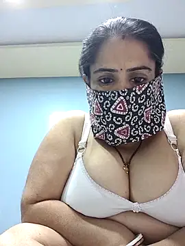 Snapshot of diyam4002 chatting on February 10, 2026, 9:24 am diyam4002 online show from February 10, 2026, 9:24 am