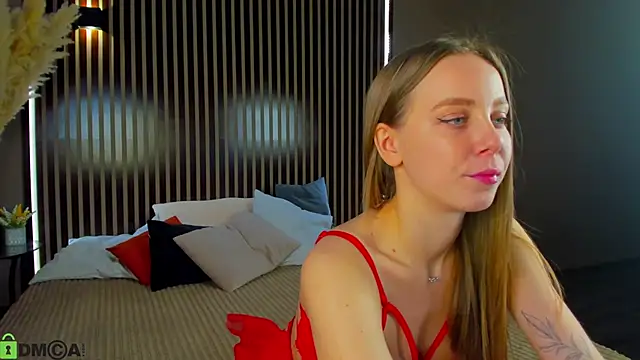 Snapshot of Tesssa_Young chatting on February 18, 2026, 12:17 am Tesssa Young online show from February 18, 2026, 12:17 am