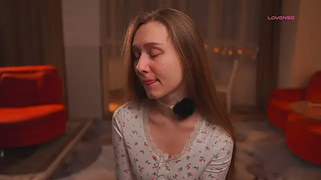 SharaNewbern online show from March 14, 2026, 2:44 pm