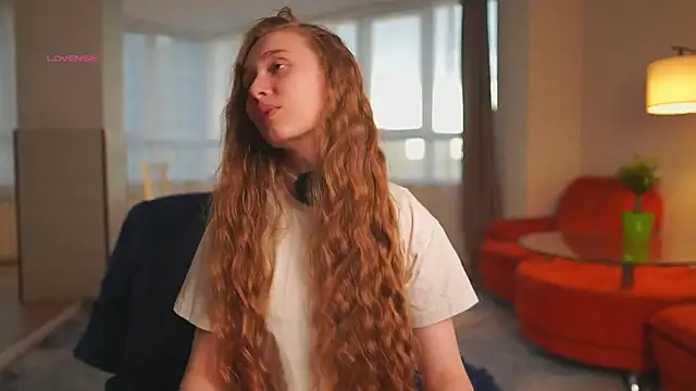 SharaNewbern online show from April 17, 2026, 2:09 pm