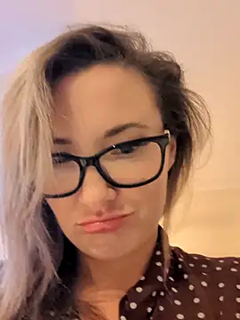 PrettyVixen online show from February 25, 2026, 12:04 pm