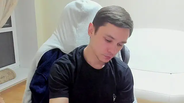 Alexmansuper online show from April 16, 2026, 9:39 pm