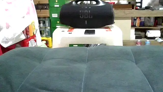 Aunt999 online show from April 18, 2026, 9:46 am