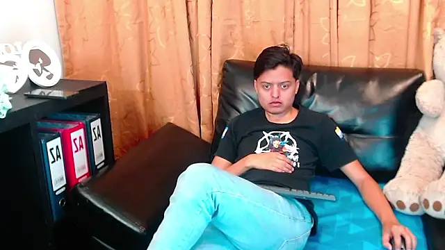 Snapshot of Kevin_Charless chatting on March 13, 2026, 12:34 pm Kevin Charless online show from March 13, 2026, 12:34 pm