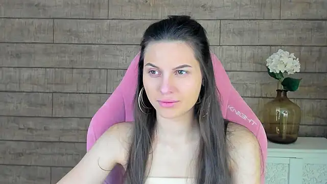 Snapshot of AliceVersal chatting on February 6, 2026, 4:28 am AliceVersal online show from February 6, 2026, 4:28 am