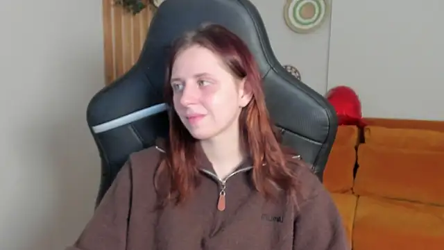 Snapshot of FreyaVey chatting on February 16, 2026, 5:36 am FreyaVey online show from February 16, 2026, 5:36 am