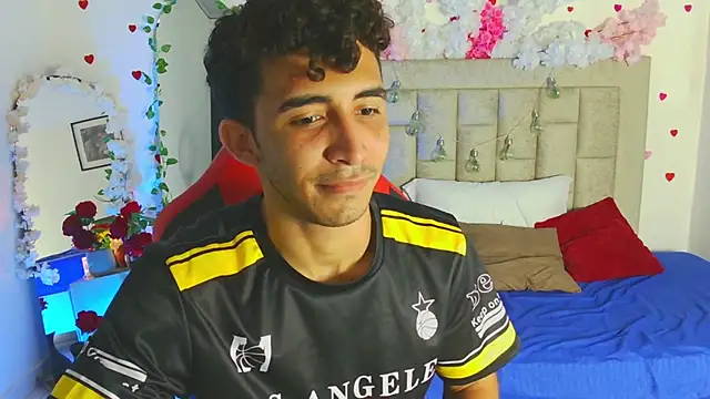 Caius fox online show from April 10, 2026, 11:26 am