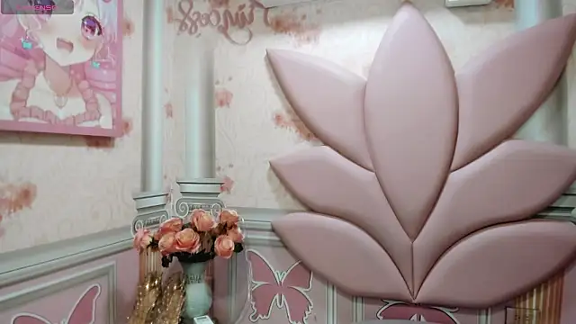 alicee  mature online show from February 6, 2026, 9:29 pm