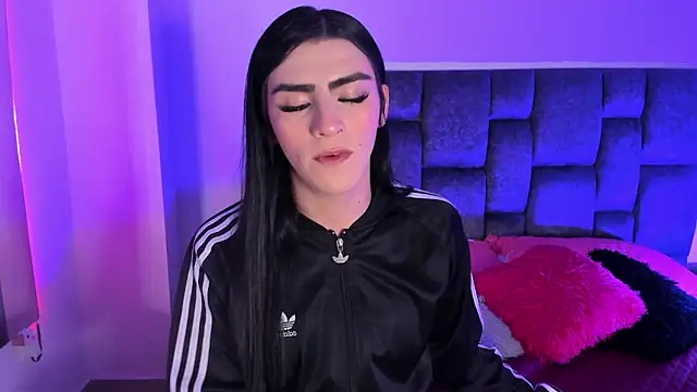 Isabella Moon9 online show from April 16, 2026, 12:06 pm