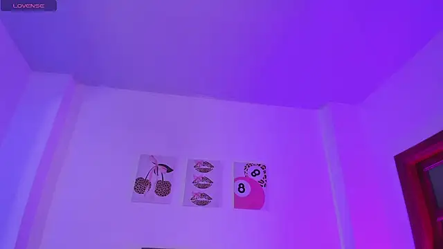Snapshot of Isabella_Moon9 chatting on May 1, 2026, 12:21 pm Isabella Moon9 online show from May 1, 2026, 12:21 pm