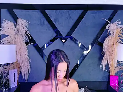 KylieWhitee online show from February 5, 2026, 4:17 am