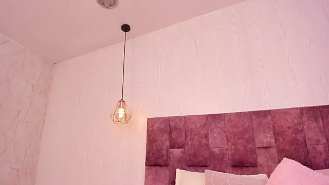 AlanaaHell online show from April 16, 2026, 12:55 am