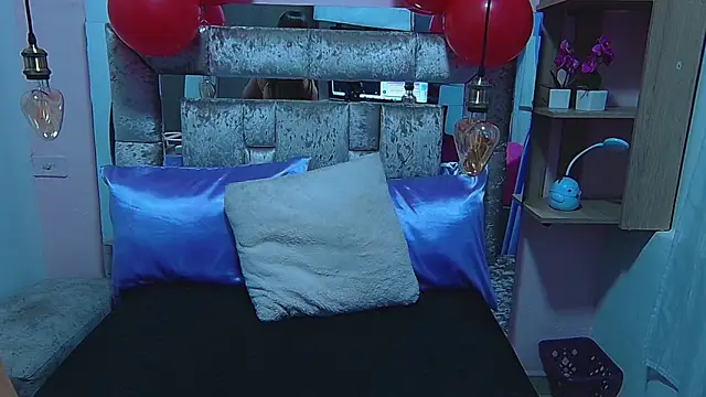 thyara noa online show from February 14, 2026, 8:05 pm