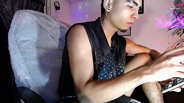 tiancam online show from April 18, 2026, 2:26 am