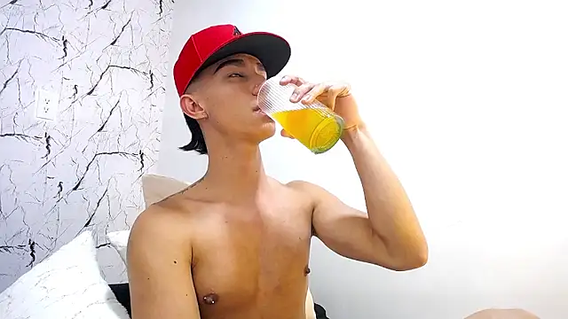 BabyAndy  online show from June 3, 2026, 9:20 pm