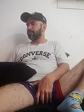 Snapshot of hairyandbigmann chatting on February 2, 2026, 3:22 pm hairyandbigmann online show from February 2, 2026, 3:22 pm