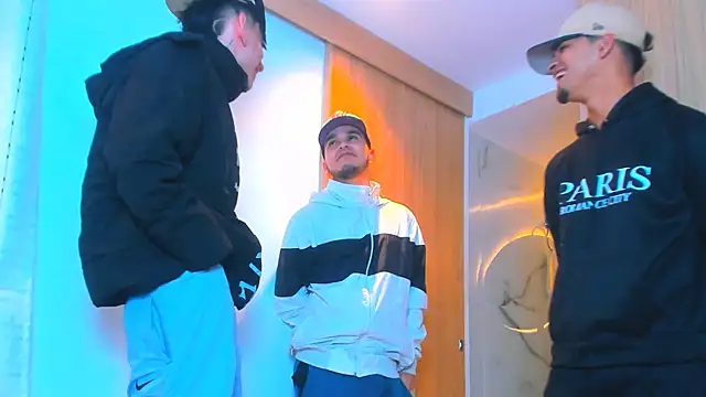 Snapshot of TheBatMansion chatting on February 12, 2026, 7:36 am TheBatMansion online show from February 12, 2026, 7:36 am