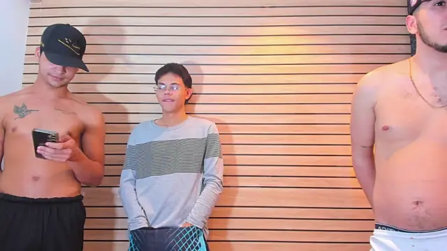 TheBatMansion online show from April 7, 2026, 4:24 am