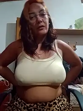 kuramaqueen online show from April 16, 2026, 8:04 am