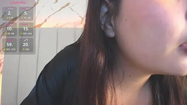 mia serena  online show from February 10, 2026, 7:40 pm