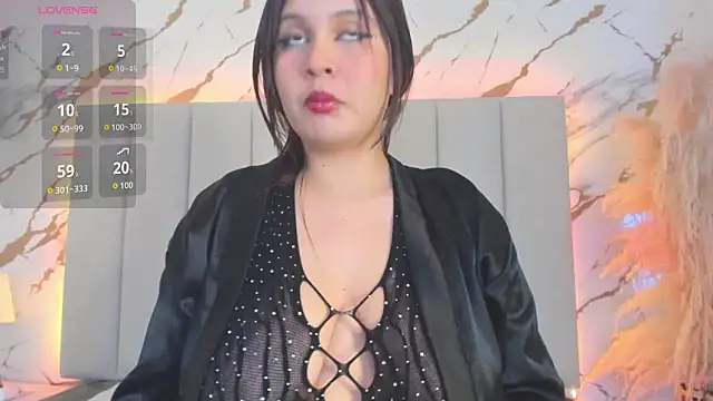 mia serena  online show from February 11, 2026, 7:52 pm